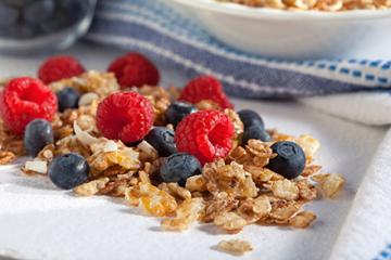 Cereal with raspberries and blueberries